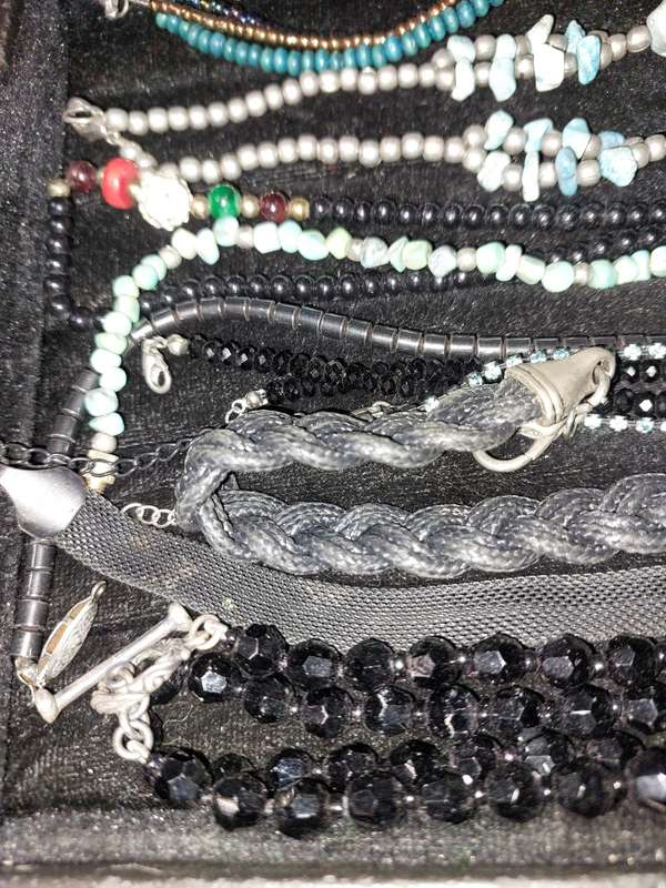 A VINTAGE COLLECTION OF TURQUOIS AND DIAMANTE COSTUME JEWELRY SOLD AS IS