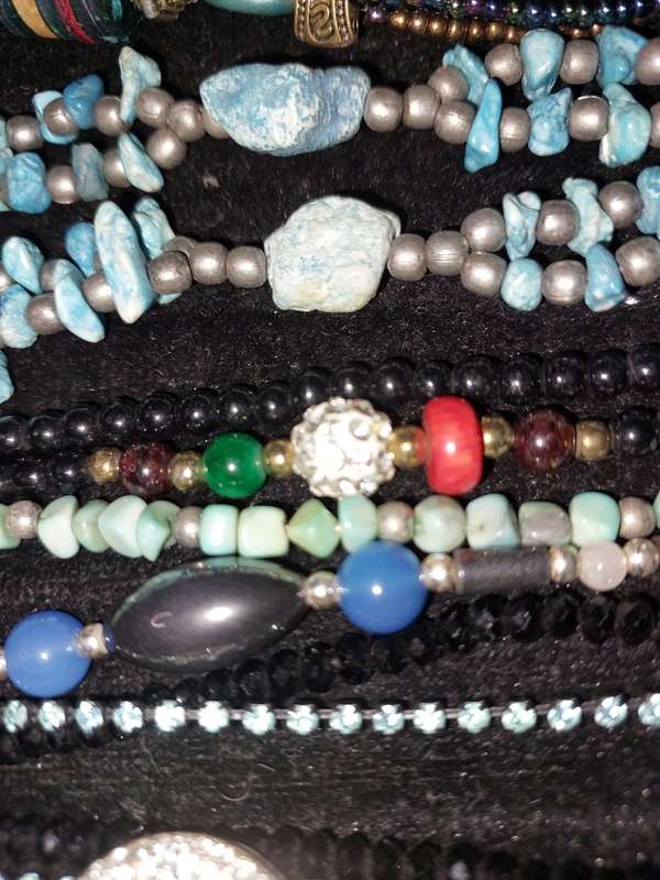 A VINTAGE COLLECTION OF TURQUOIS AND DIAMANTE COSTUME JEWELRY SOLD AS IS