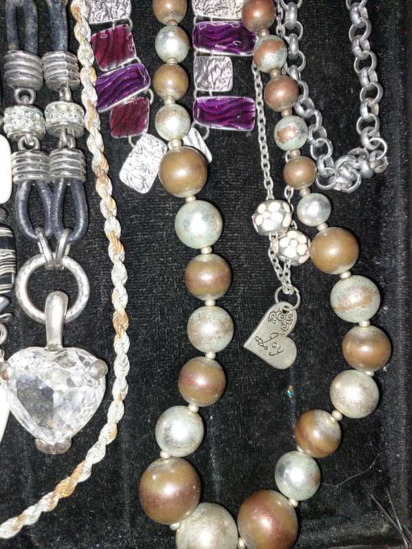 A VINTAGE COLLECTION DESIGNER COSTUME NECKLACES SOLD AS IS