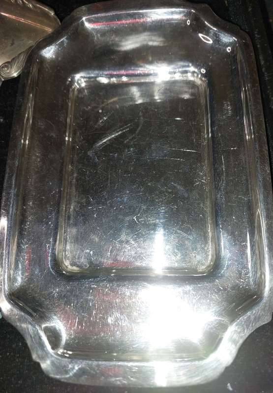 A VINTAGE AND ANTIQUE COLLECTION KITCHENALIA SOLD AS IS