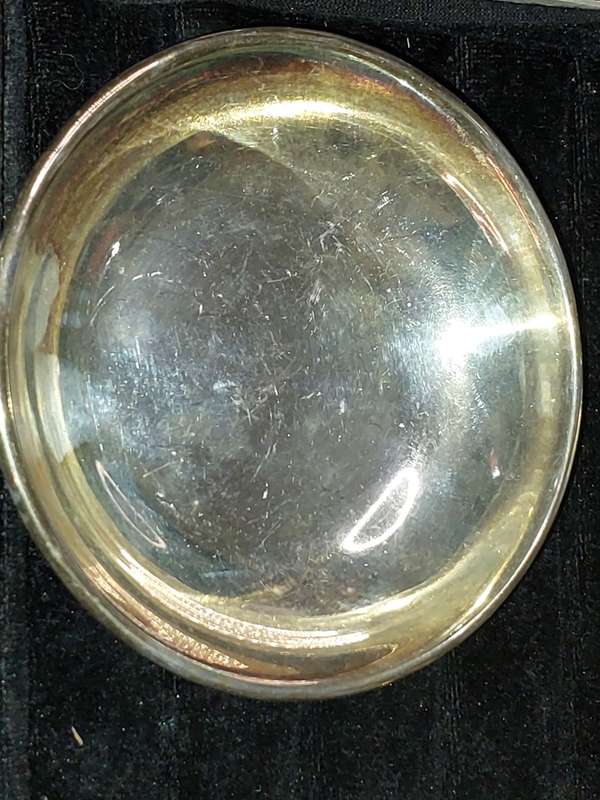 A VINTAGE AND ANTIQUE COLLECTION KITCHENALIA SOLD AS IS