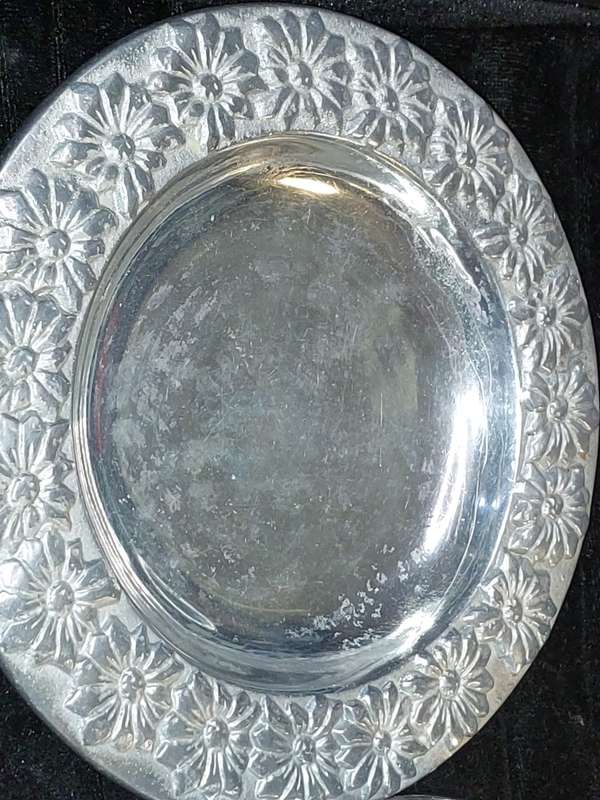 TWO VINTAGE ORNATE ART DECOR ALUMINUM ALLOY SERVING PLATE AND A SILVER PLATED BOWL