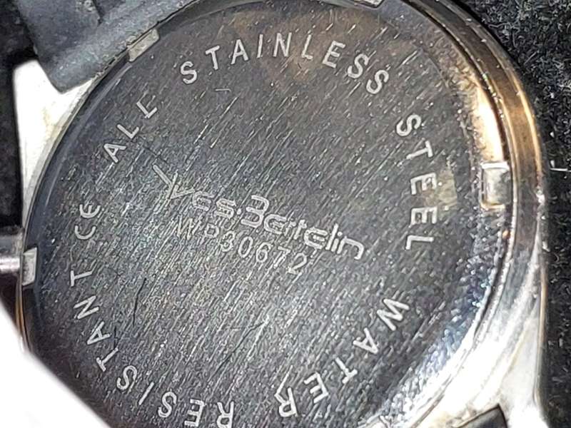 A VINTAGE YVES BERTELIN CHRONO 5ATM  MODEL WP30672 WITH A CRYSTAL BAZEL AND RUBBER BAND