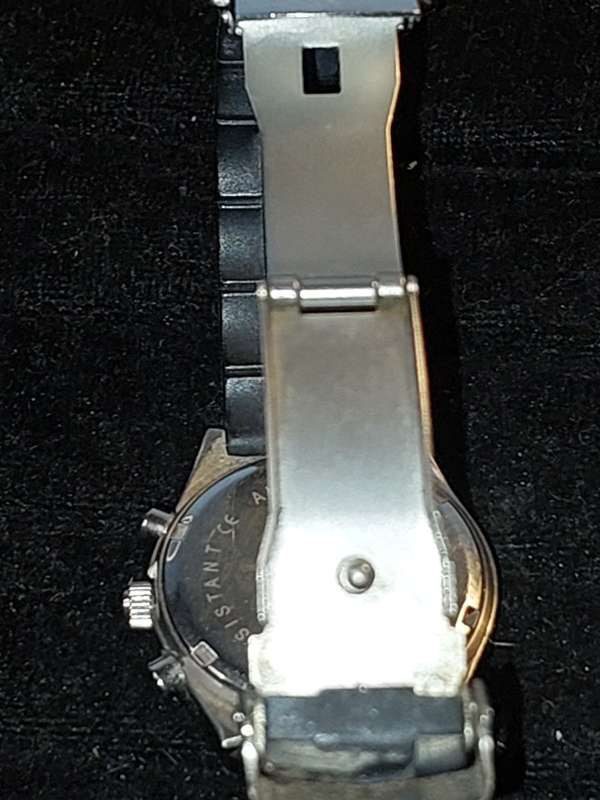 A VINTAGE YVES BERTELIN CHRONO 5ATM  MODEL WP30672 WITH A CRYSTAL BAZEL AND RUBBER BAND