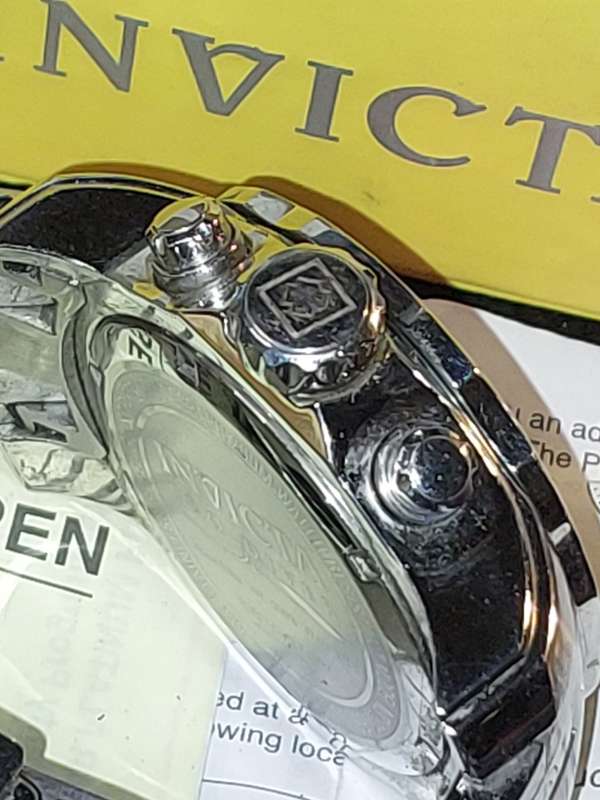 A INVICTA 48 MM MENS PRO DIVE WATCH WITH ALL PAPERWORK AND EXTRA LINK STAINLESS STEEL MODEL NUMBER 8