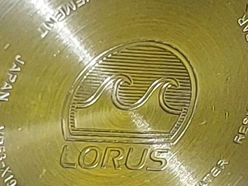A LORUS CHRONOGRAPH MEN WATCH 100 M TACKYMETER SS