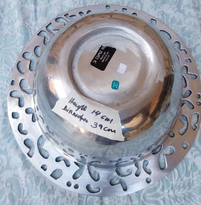 AN ART DECOR SI COMO HANDCRAFTED PEWTER ALLOY MADE IN MEXICO SERVING BOWL