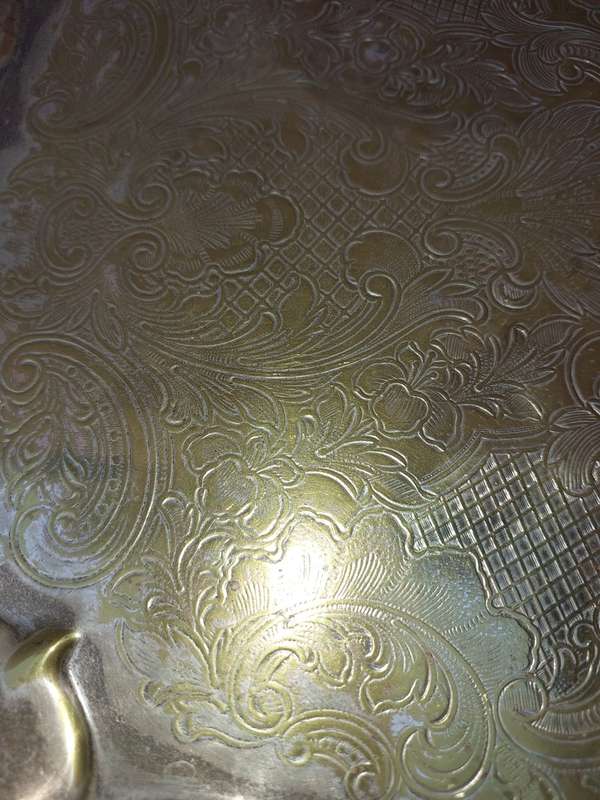 AN ANTIQUE OVAL VICTORIAN SERVING PLATTER SOLD AS IS