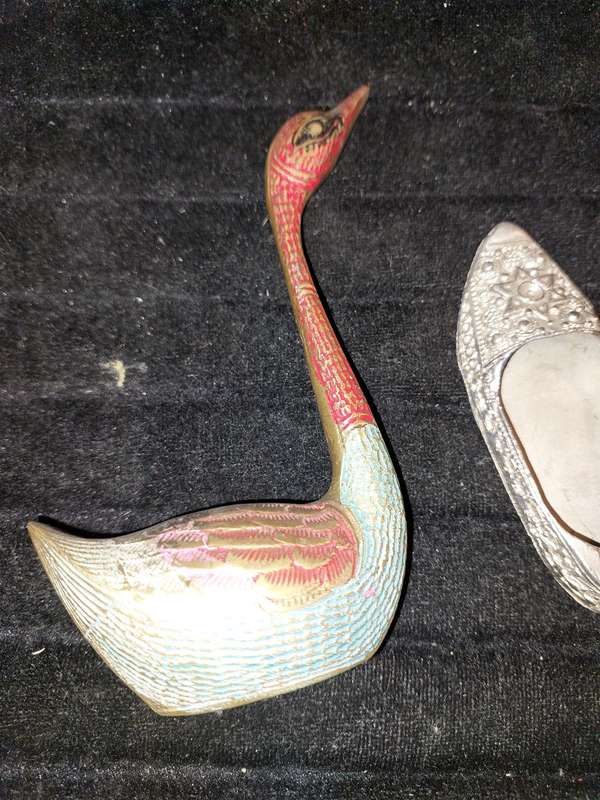 TWO VINTAGE COLLECTORS ORNAMENTS A BRAAS SWAN AND A SHOE ASHTRAY