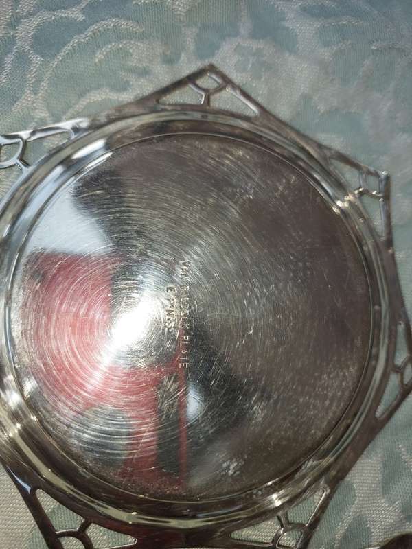 A COLLECTION OF VINTAGE SILVER PLATED KITCHENALIA SOLD AS IS