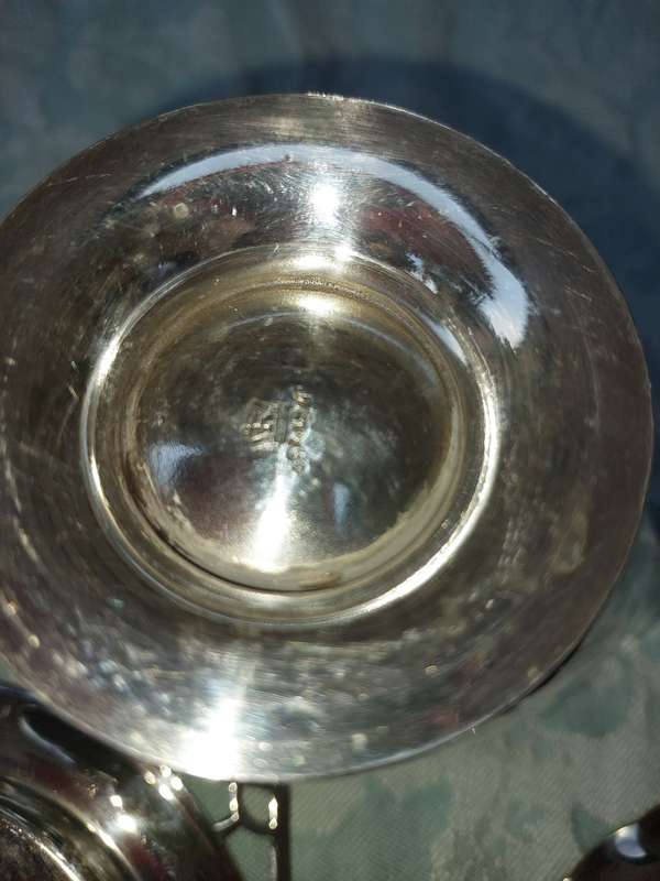 A COLLECTION OF VINTAGE SILVER PLATED KITCHENALIA SOLD AS IS