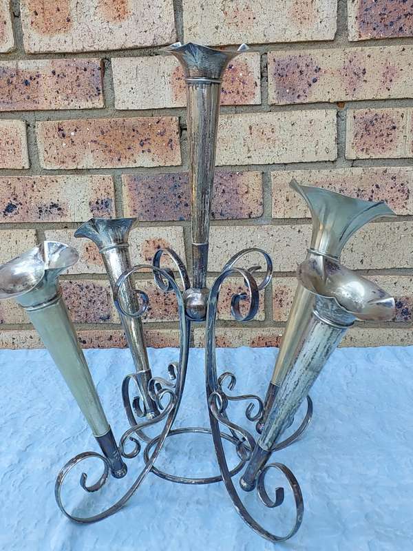 A VINTAGE FIVE STEM EPERGNE EPNS SOLD AS IS
