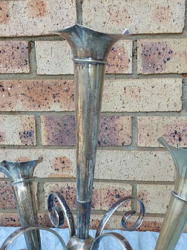A VINTAGE FIVE STEM EPERGNE EPNS SOLD AS IS