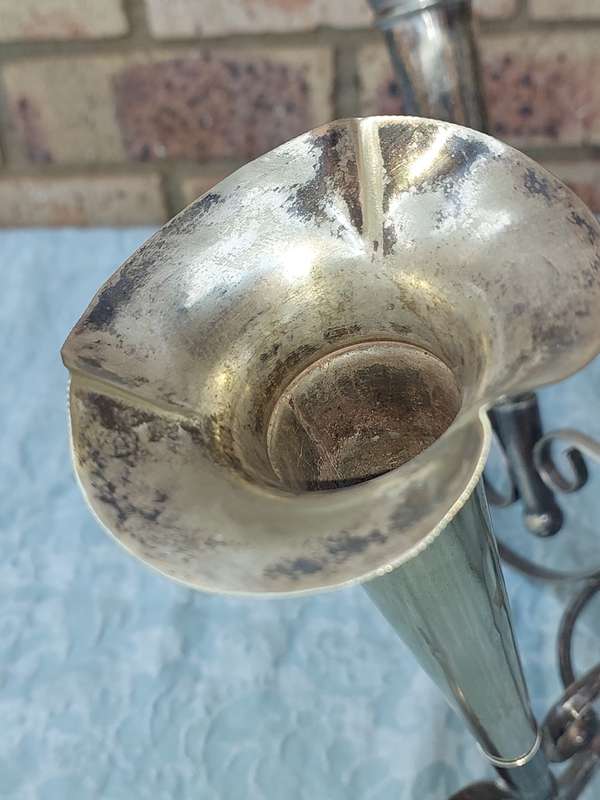 A VINTAGE FIVE STEM EPERGNE EPNS SOLD AS IS