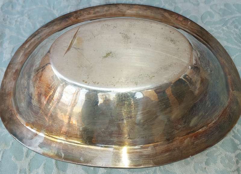 A VINTAGE  ALLOY OVAL SERVING BOWL