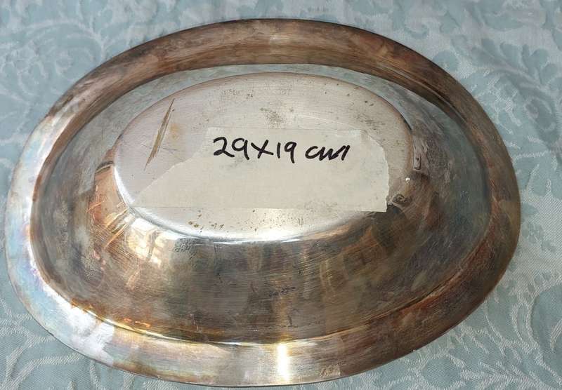 A VINTAGE  ALLOY OVAL SERVING BOWL