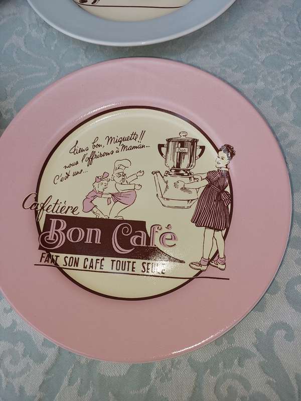 A SET OF 6 ART DECOR  DESERT PLATES BY ROSSANA  SOLD AS IS