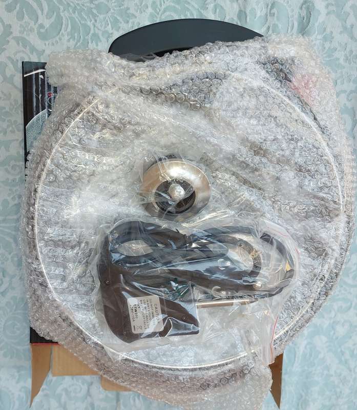 AN UNUSED SUNBEAM DELUXE ELECTRIC FRYPAN  WITH GLASS LID