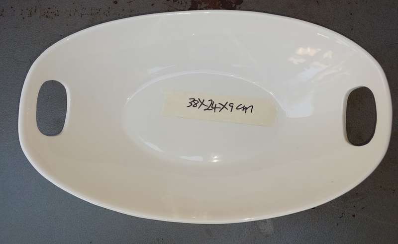 A JUST WHITE FINE PORCELAIN OVAL PLATTER BY EETRITE