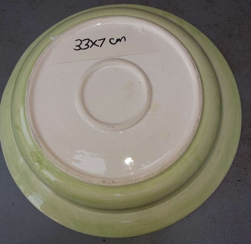 A VINTAGE FLORAL PORCELAIN CERAMIC FRUIT  BOWL