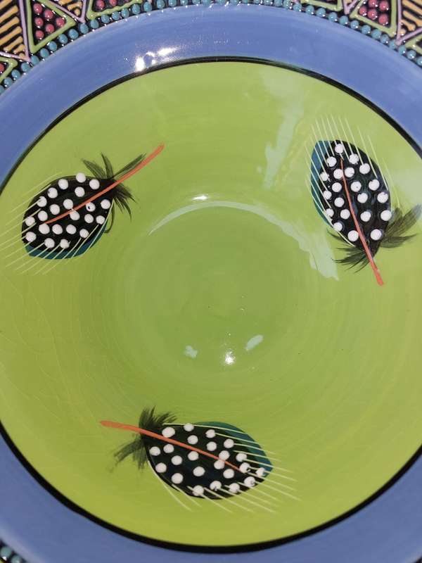 AN ETHNIC DESIGN CERAMIC PORCELAIN SERVING BOWL
