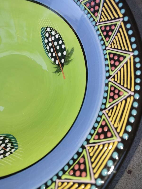 AN ETHNIC DESIGN CERAMIC PORCELAIN SERVING BOWL