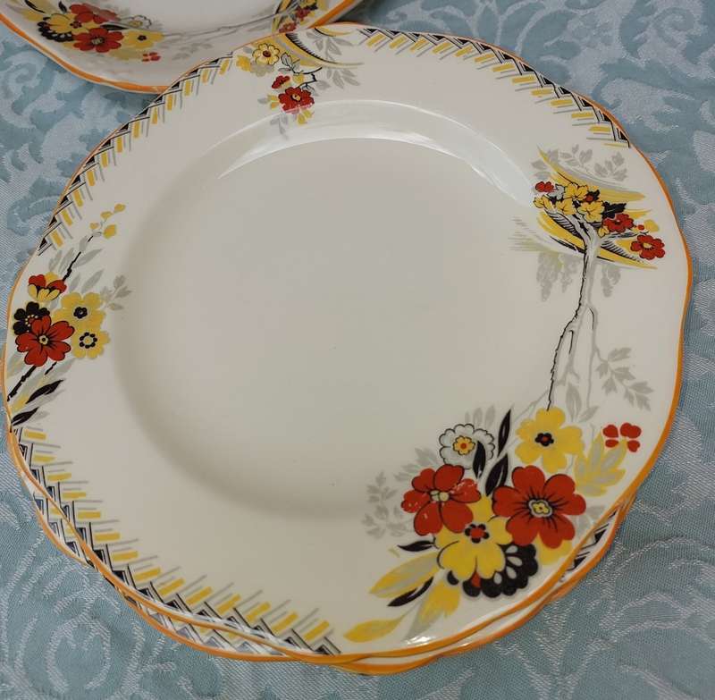 A 23 PIECE DINNER SET BURLEIGH WARE MADE IN ENGLAND