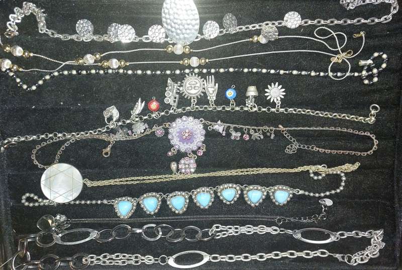 A VINTAGE COLLECTION COSTUME NECKLACES SOLD AS IS
