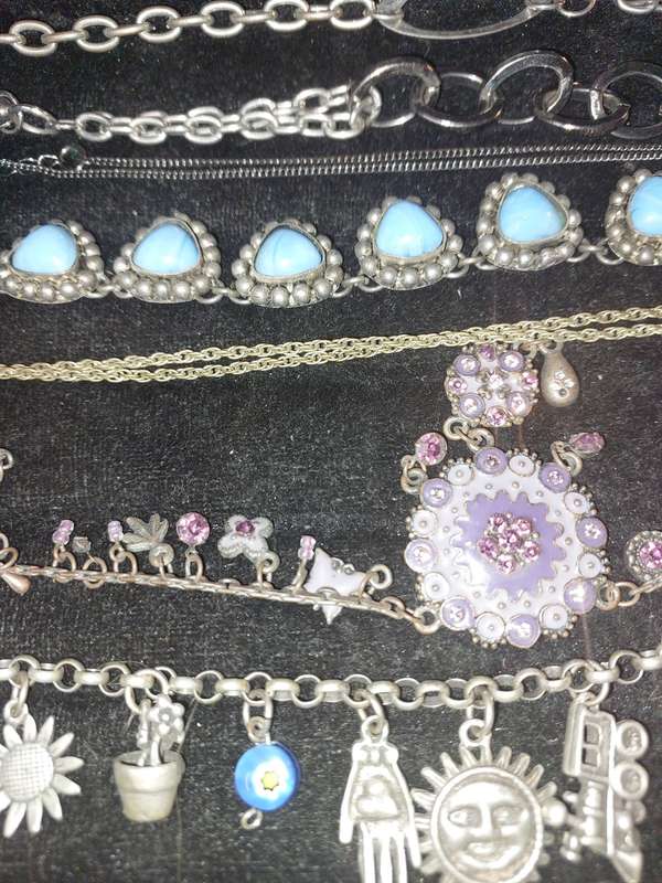 A VINTAGE COLLECTION COSTUME NECKLACES SOLD AS IS