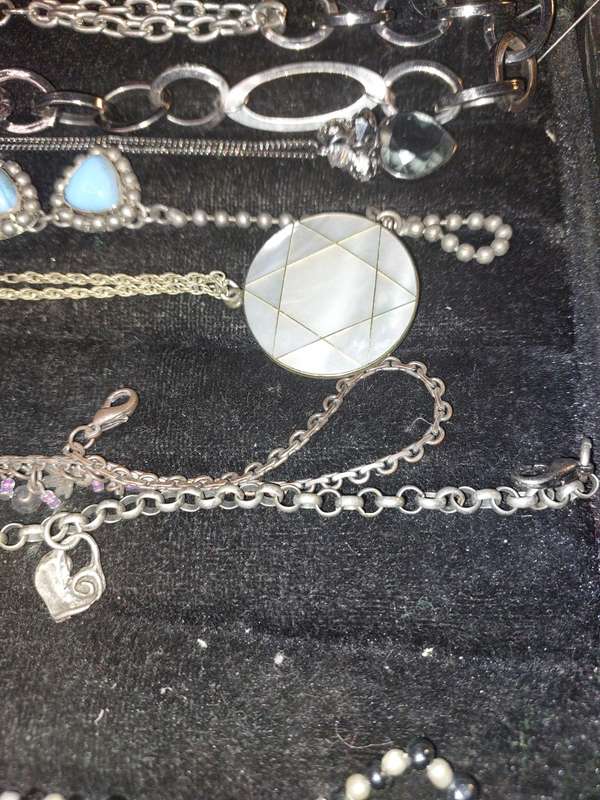 A VINTAGE COLLECTION COSTUME NECKLACES SOLD AS IS