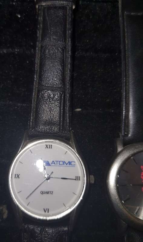 TWO QUARTZ UNISEX WATCHES