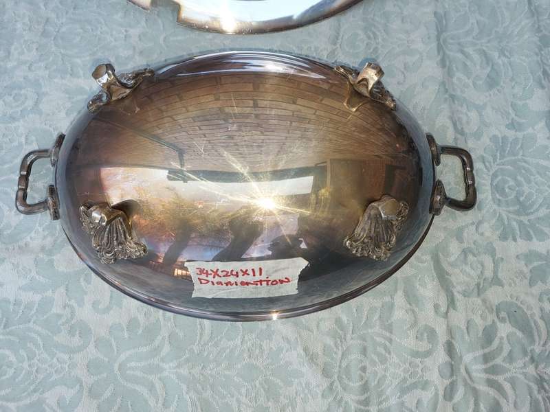 A vintage Victorian-style oval taurine silver plated