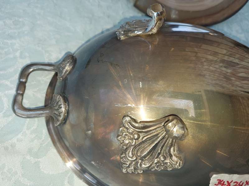 A vintage Victorian-style oval taurine silver plated