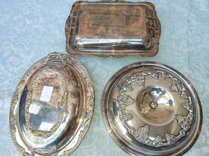A COLLECTION OF 3 ANTIQUE SILVER PLATED VICTORIAN ENGLISH  TURINES