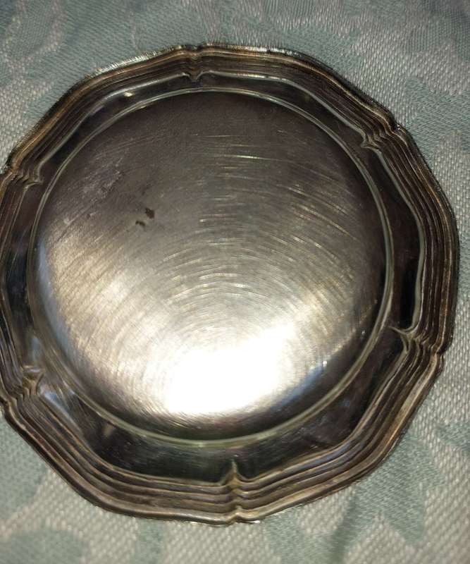 A MIXED COLLECTION OF VINTAGE UTENSILS KITCHENALIA SOLD AS IS