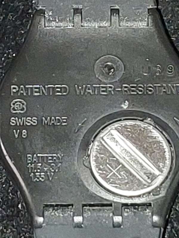 A VINTAGE SWATCH WATCH WITH ITS PAPERWORK AND ORIGINAL BOX SOLD AS IS NOT TESTED