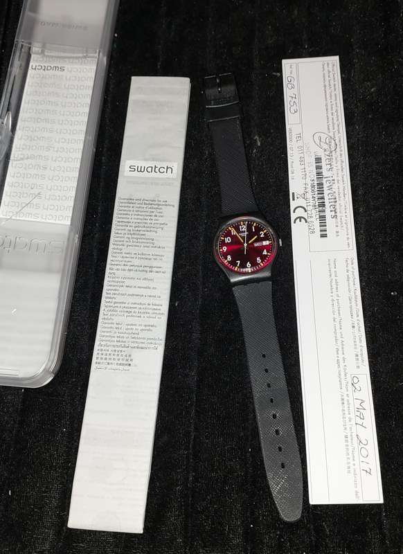 A VINTAGE SWATCH WATCH WITH ITS PAPERWORK AND ORIGINAL BOX SOLD AS IS NOT TESTED