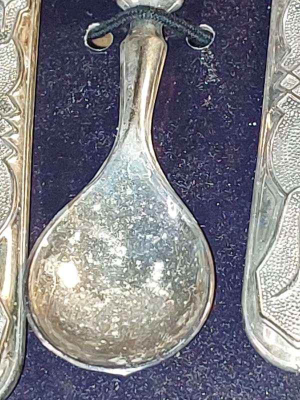 AN ORIGINAL VINTAGE  TIVOLI ITALIAN SET OF TEASPOONS