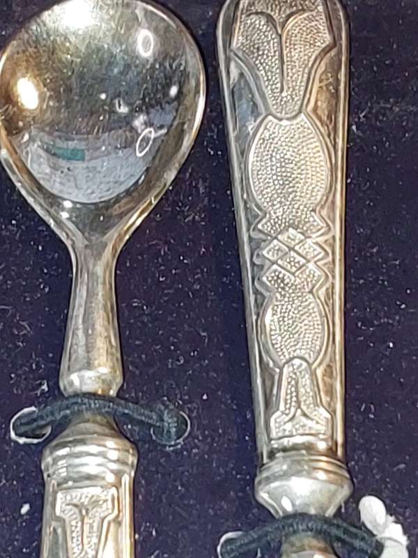 AN ORIGINAL VINTAGE  TIVOLI ITALIAN SET OF TEASPOONS