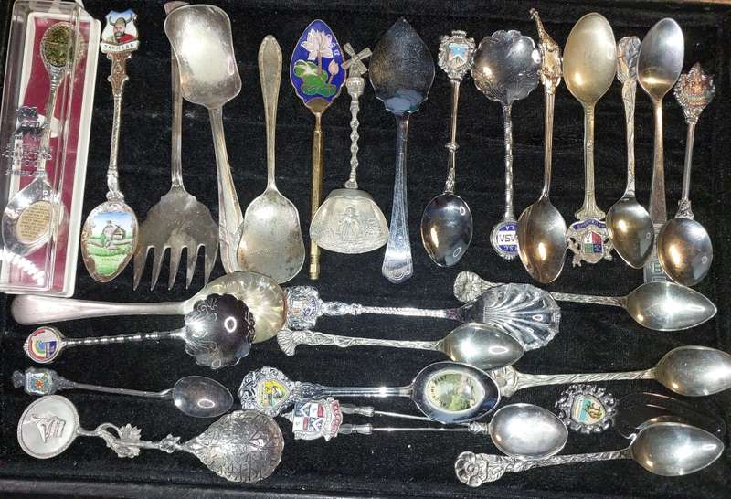 A COLLECTION OF 28 MEMORABILIA SPOONS