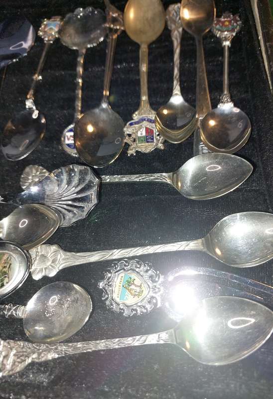 A COLLECTION OF 28 MEMORABILIA SPOONS