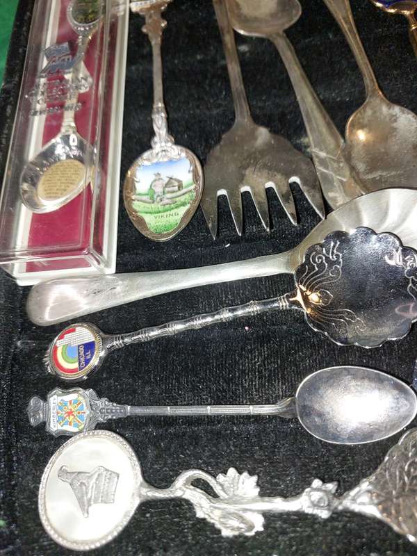 A COLLECTION OF 28 MEMORABILIA SPOONS