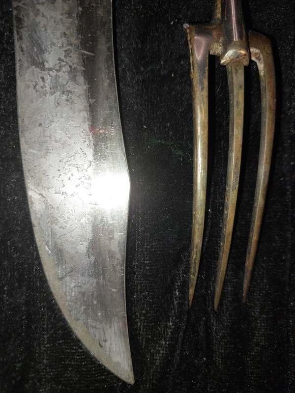 A COLLECTION OF ANTIQUE CUTLERY