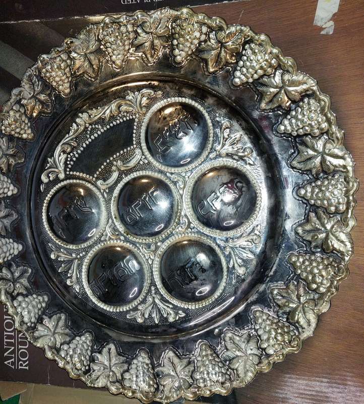 ANTIQUE SILVER PLATED ROUND PASSOVER PLATE SOLD AS IS