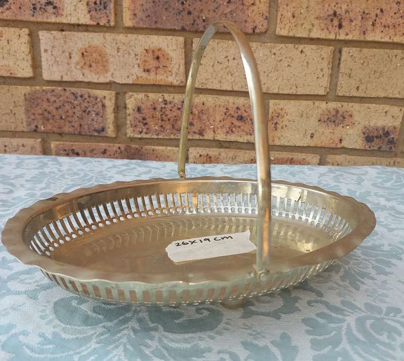 A VICTORIAN EPNS SERVING BASKET TRAY