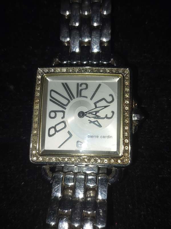 A COLLECTION OF QUALITY BRANDS WOMANS WATCHES