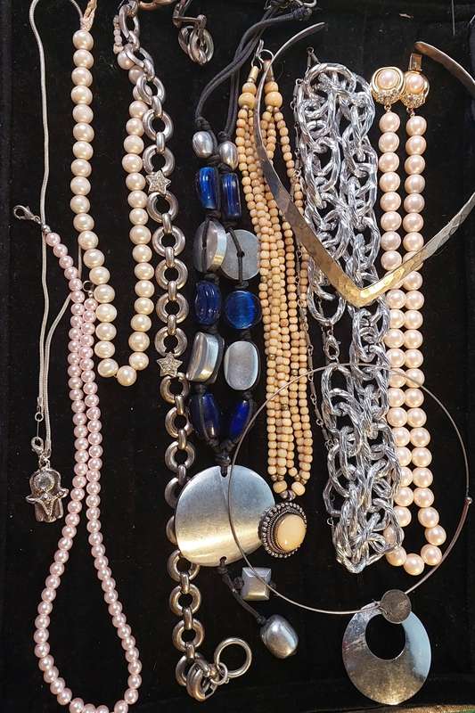 A VINTAGE COLLECTION DESIGNER COSTUME NECKLACES