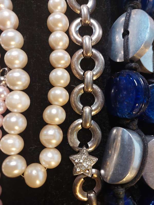 A VINTAGE COLLECTION DESIGNER COSTUME NECKLACES
