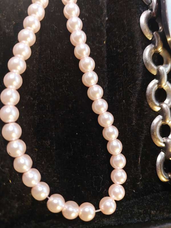 A VINTAGE COLLECTION DESIGNER COSTUME NECKLACES