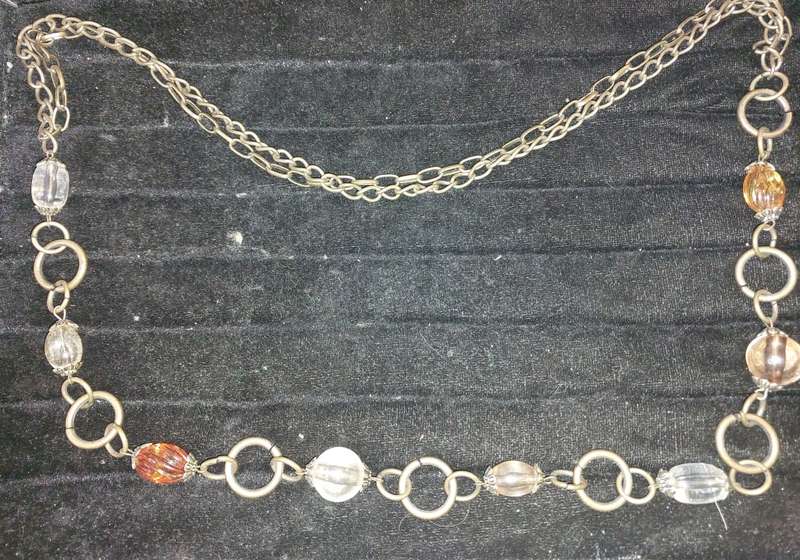 A VINTAGE COLLECTION JOB LOT COSTUME NECKLACES SOLD AS IS